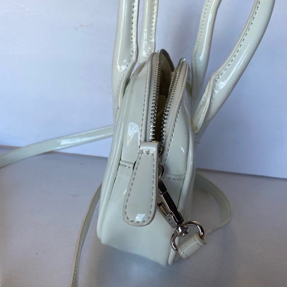 New Urban Outfitters vegan leather crossbody purse - Picture 4 of 10